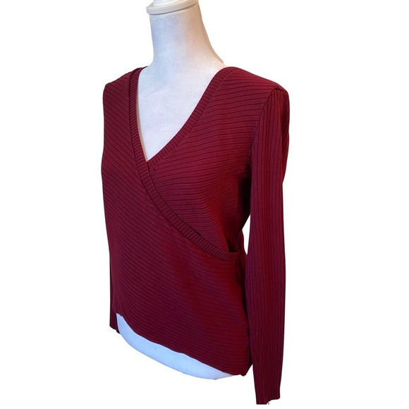 EXPRESS Women’s Dark Red Long Sleeves Ribbed Faux Wrap V-neck Sweater Size Large - Picture 2 of 7